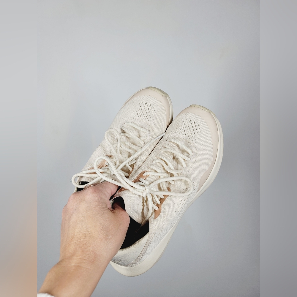 Olukai Women's Kāholo Sneaker, Size 7 - Picture 5 of 7